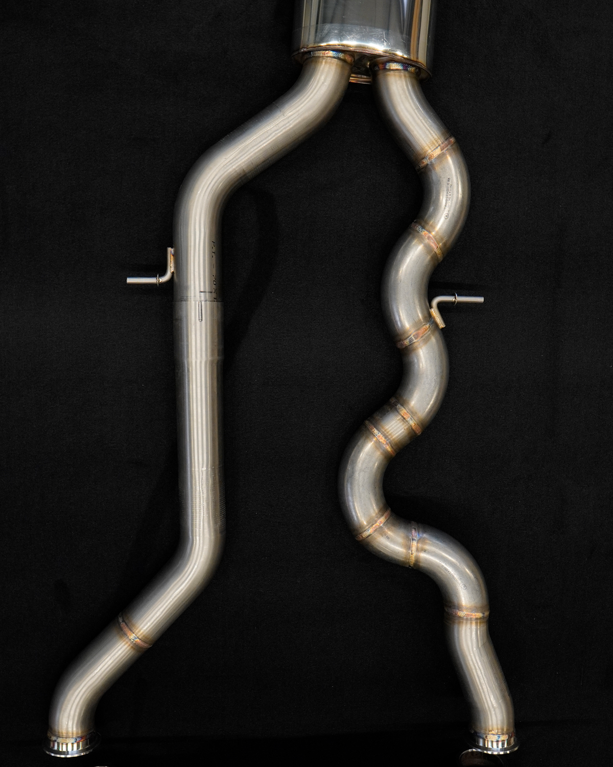 Mittelrohre der MxM Equal-Length-Abgasanlage mit H-Pipe