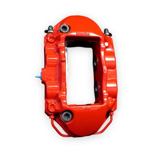 Innenseite des roten BMW M Bremssattels hinten